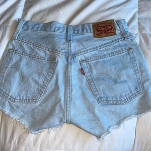 Levi 501 denim shorts size W 24